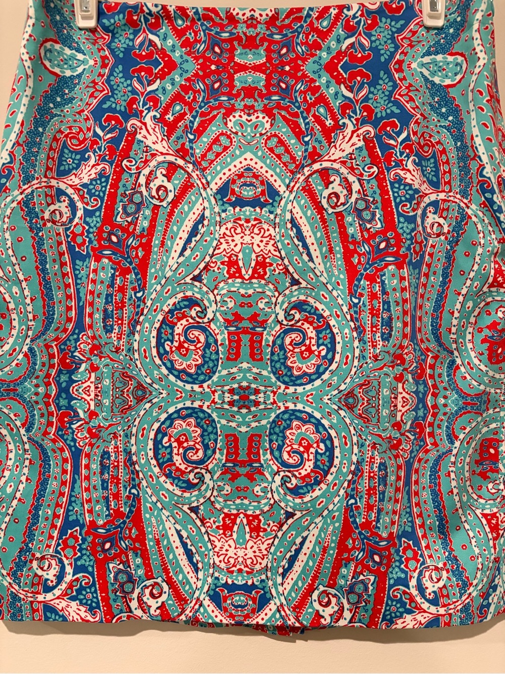 Jones New York ‘Stretch’ NWT Red, Blue & Teal Paisley Lined Slit Skirt Size 10